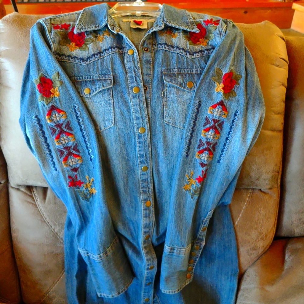 STETSON Brand Embroidered Denim Snap Buttons/Shirt Dress Duster